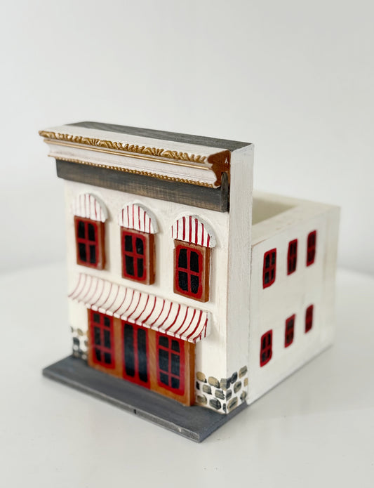 Thistlewood Village Bakery Wood Mini Planter