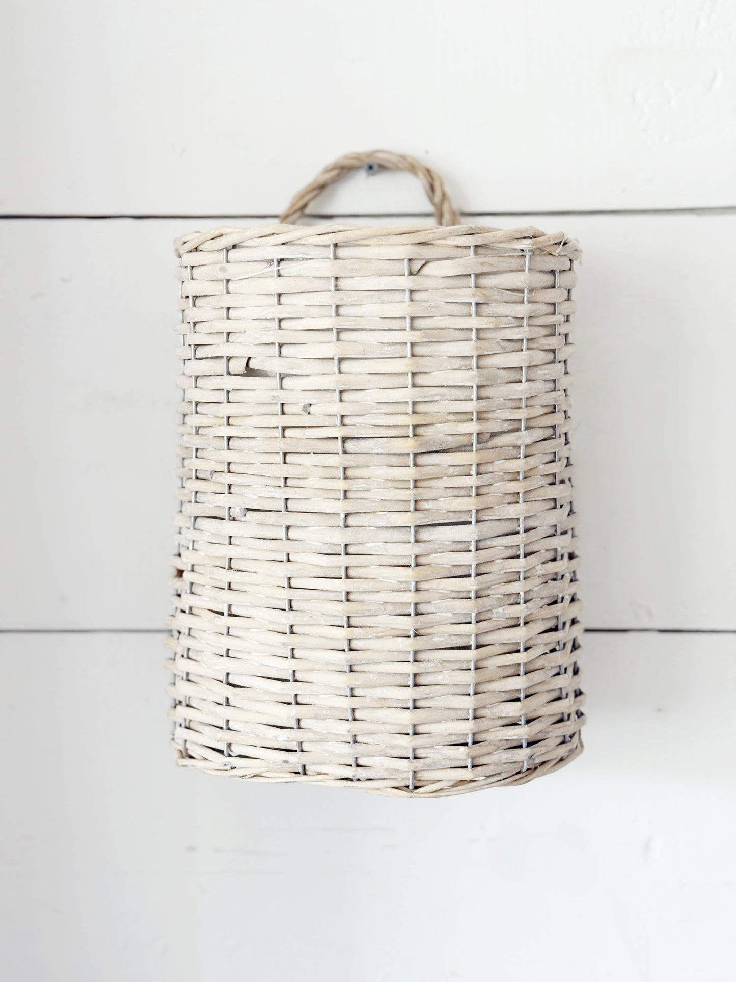 Small Gray Willow Hanging Oval Basket