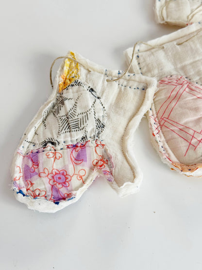 Quilted Vintage Mitten Garland